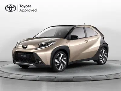Toyota Aygo X 1.0 Lounge Air 72cv s-cvt del 2023 usata a Curno