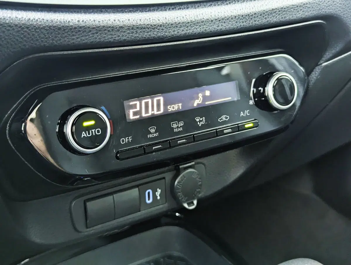 Toyota Aygo X usata a Pescara (18)