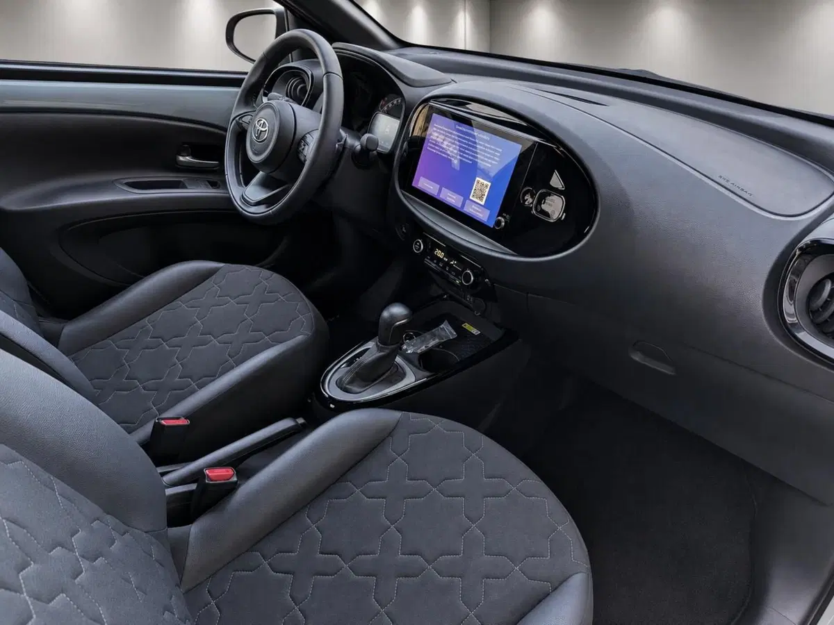 Toyota Aygo X usata a Pescara (9)