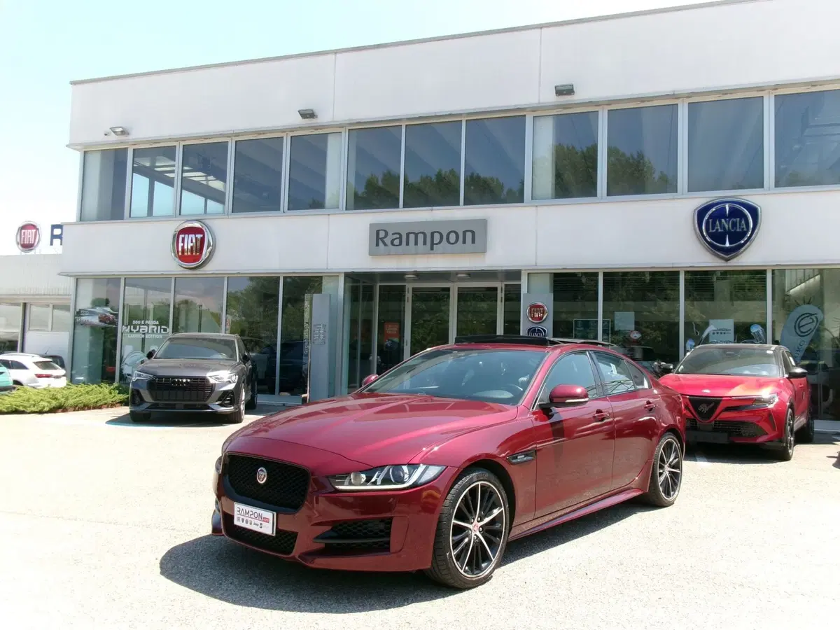 Jaguar XE usata a Venezia