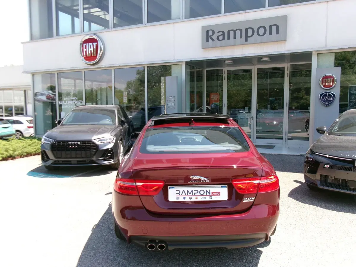 Jaguar XE usata a Venezia (4)
