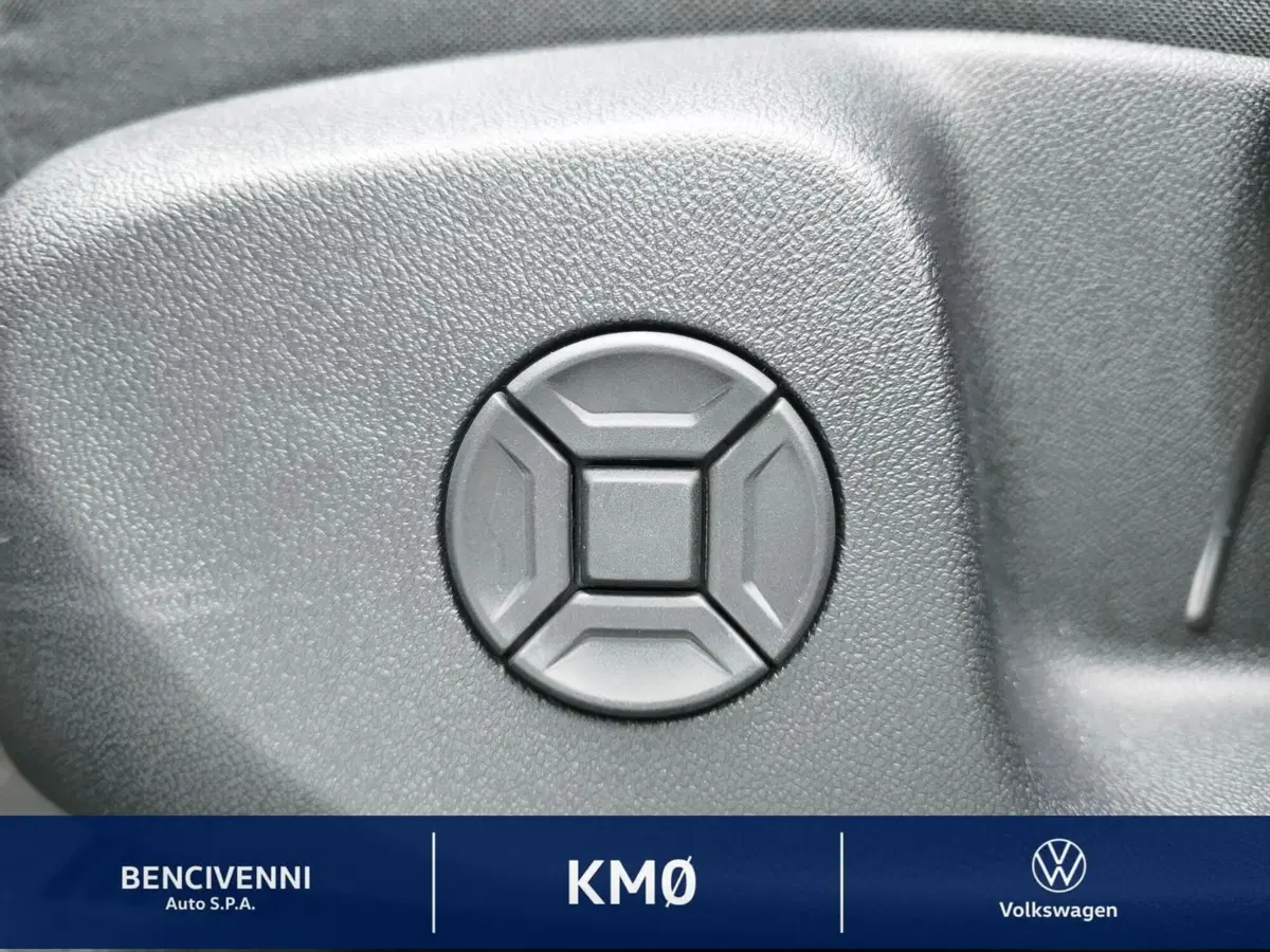 Volkswagen T-Roc nuova a Catanzaro (19)