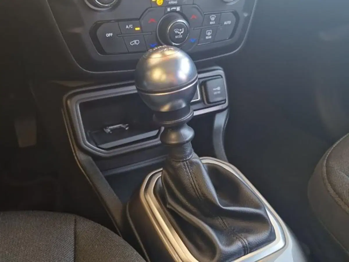 Jeep Renegade usata a Salerno (17)