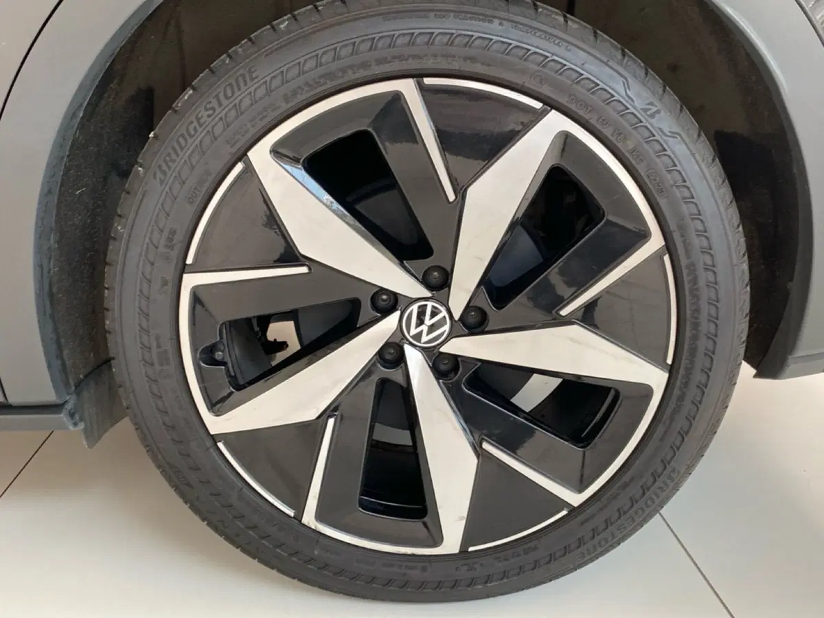 Volkswagen ID.4 usata a Lodi (10)