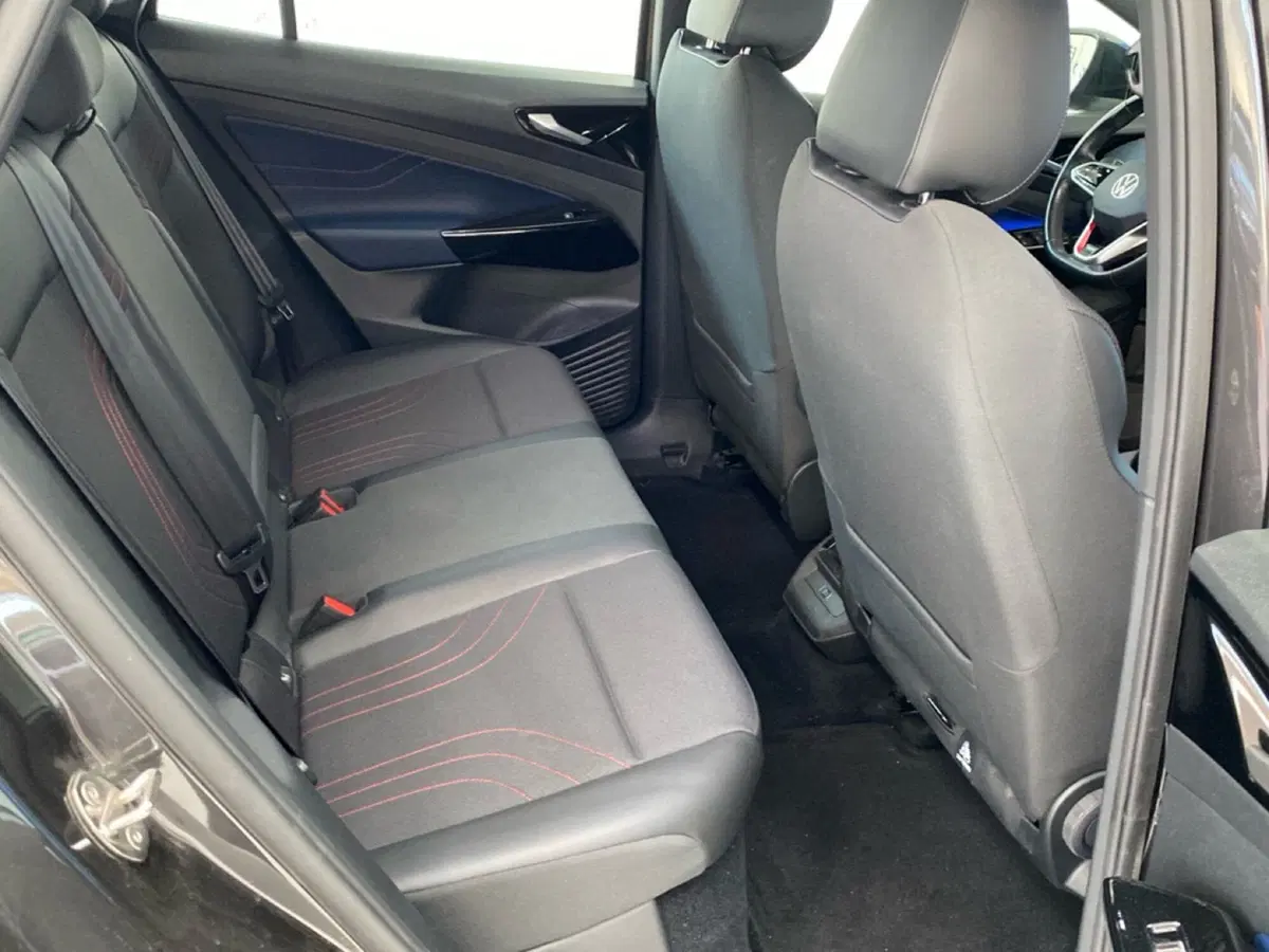 Volkswagen ID.4 usata a Lodi (7)