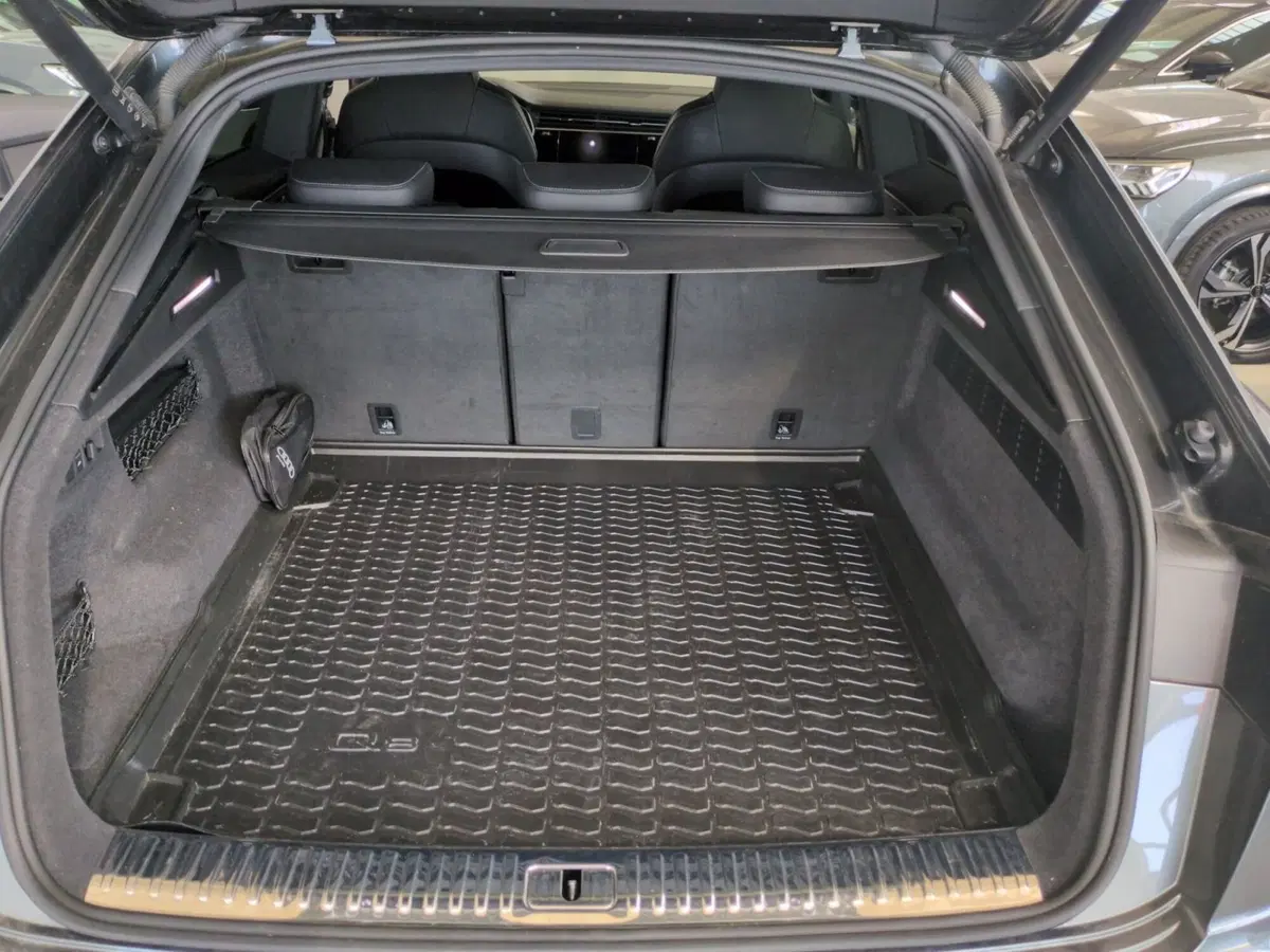 Audi Q8 Sportback usata a Agrigento (16)