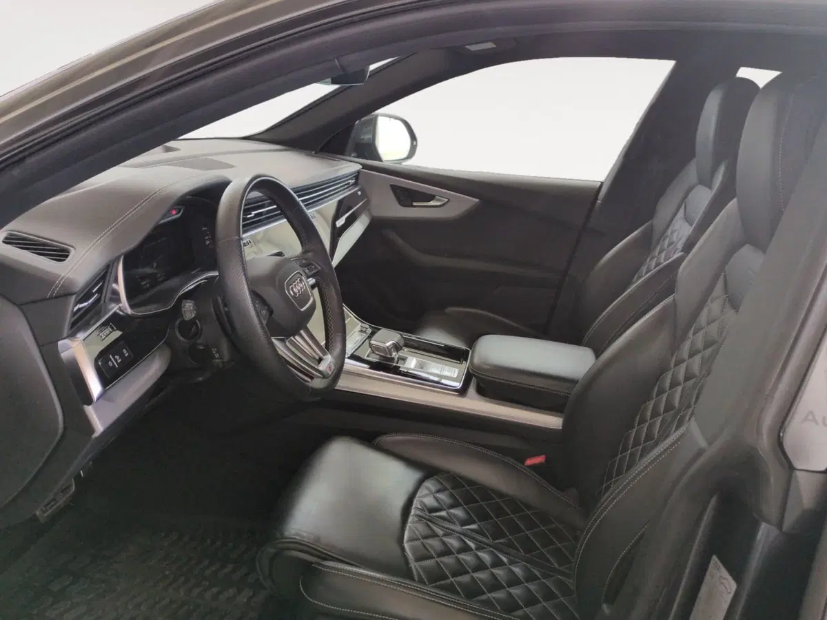 Audi Q8 Sportback usata a Agrigento (8)