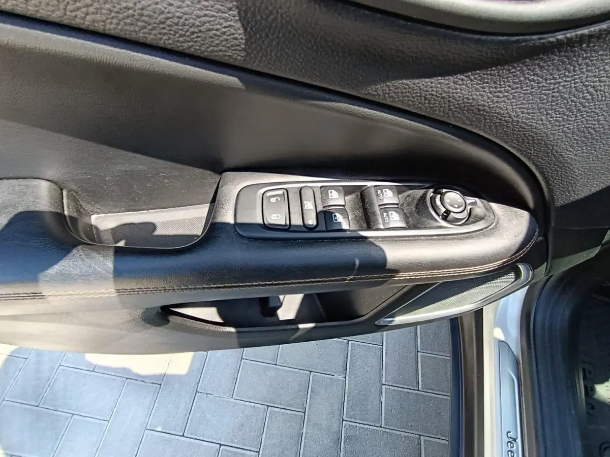Jeep Compass usata a Massa-Carrara (10)