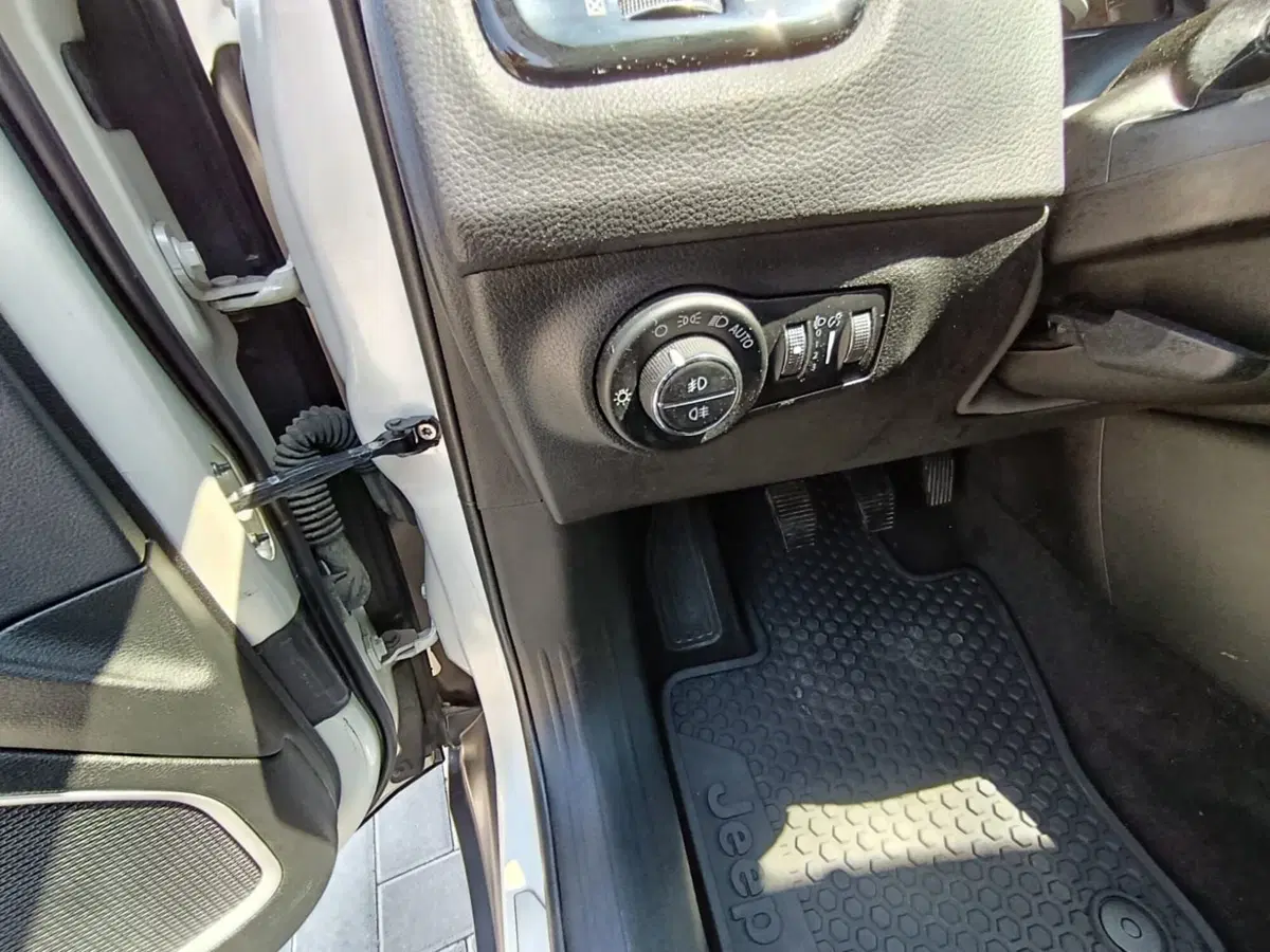 Jeep Compass usata a Massa-Carrara (11)