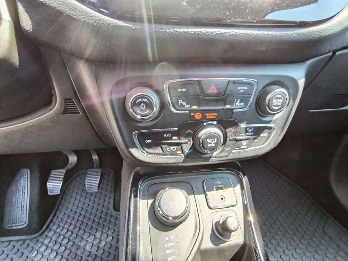Jeep Compass usata a Massa-Carrara (14)