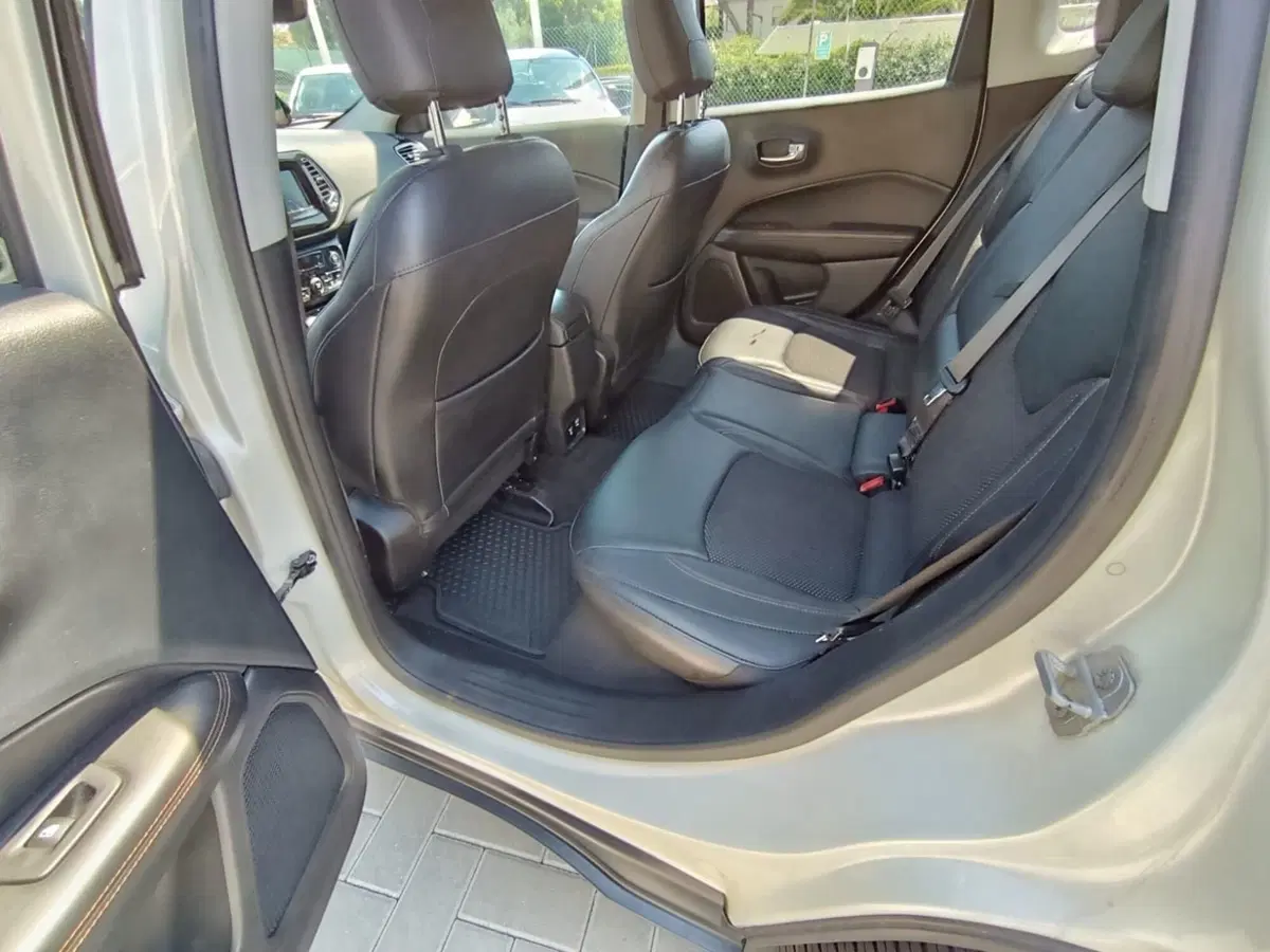 Jeep Compass usata a Massa-Carrara (16)