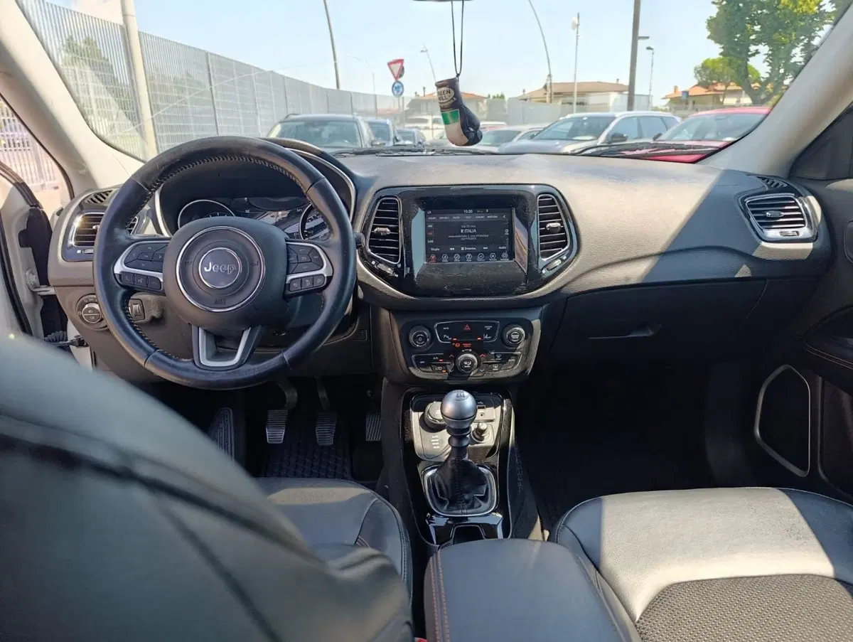 Jeep Compass usata a Massa-Carrara (17)