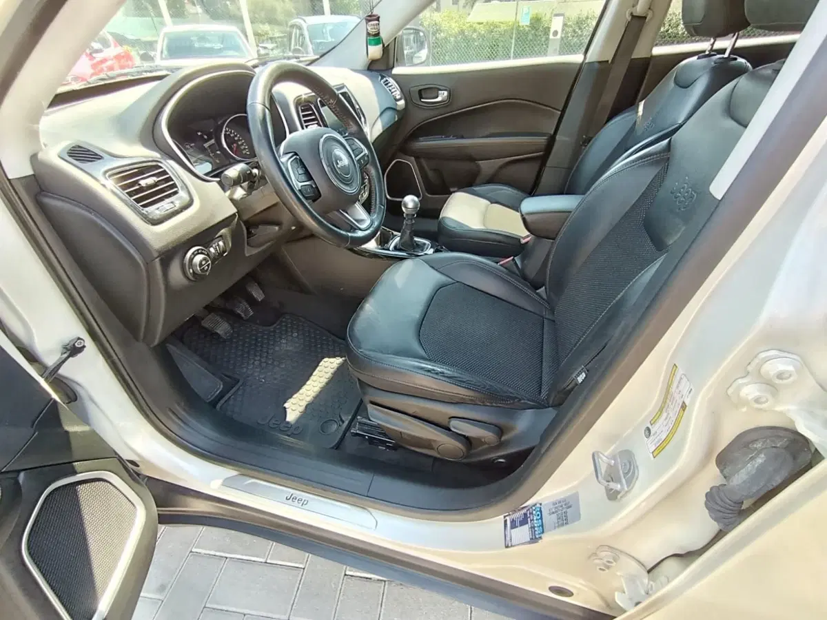 Jeep Compass usata a Massa-Carrara (9)