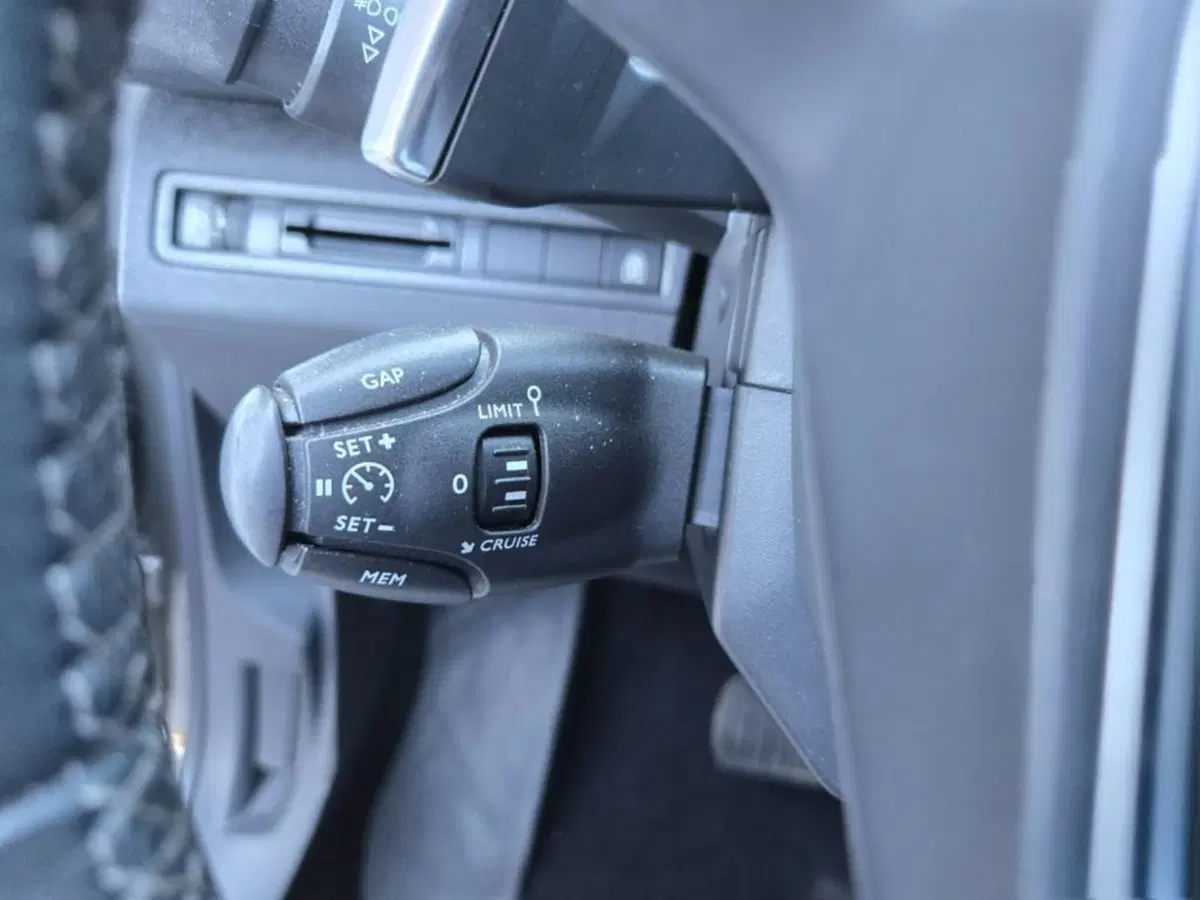 Peugeot 5008 usata a Foggia (18)