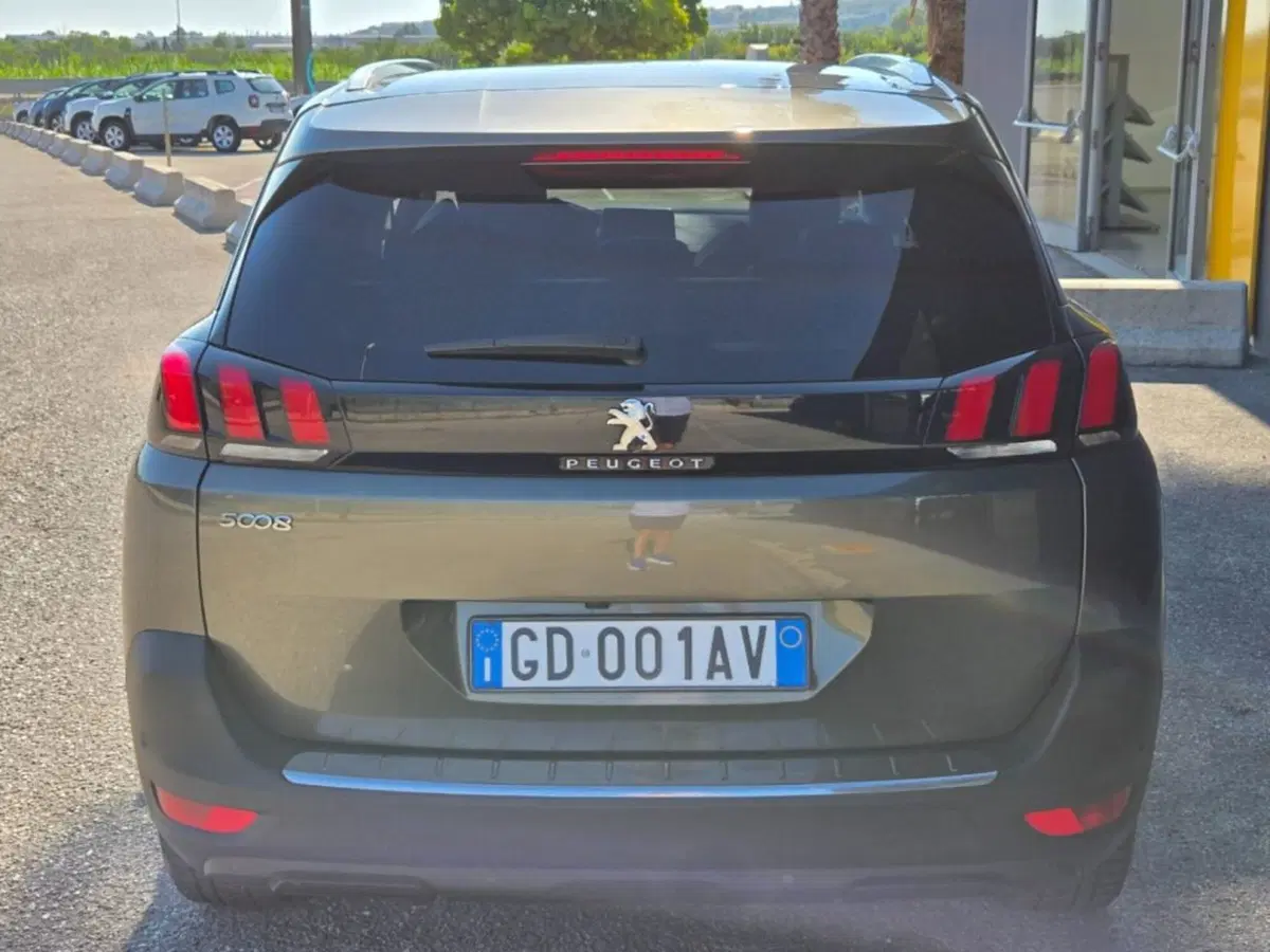 Peugeot 5008 usata a Foggia (4)