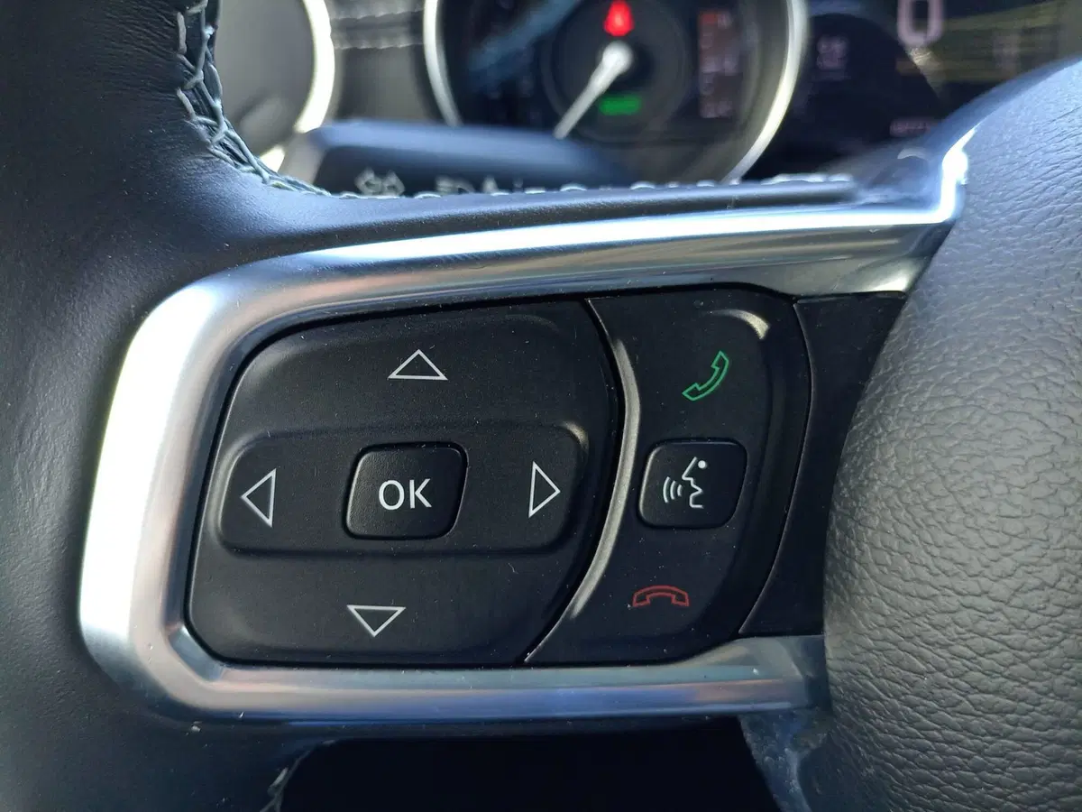 Jeep Wrangler Unlimited usata a Bari (13)