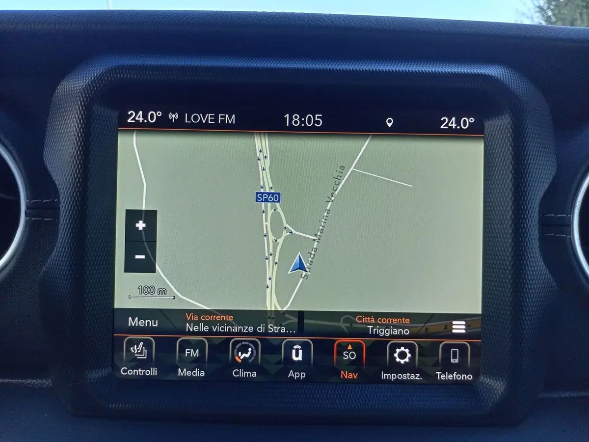 Jeep Wrangler Unlimited usata a Bari (14)