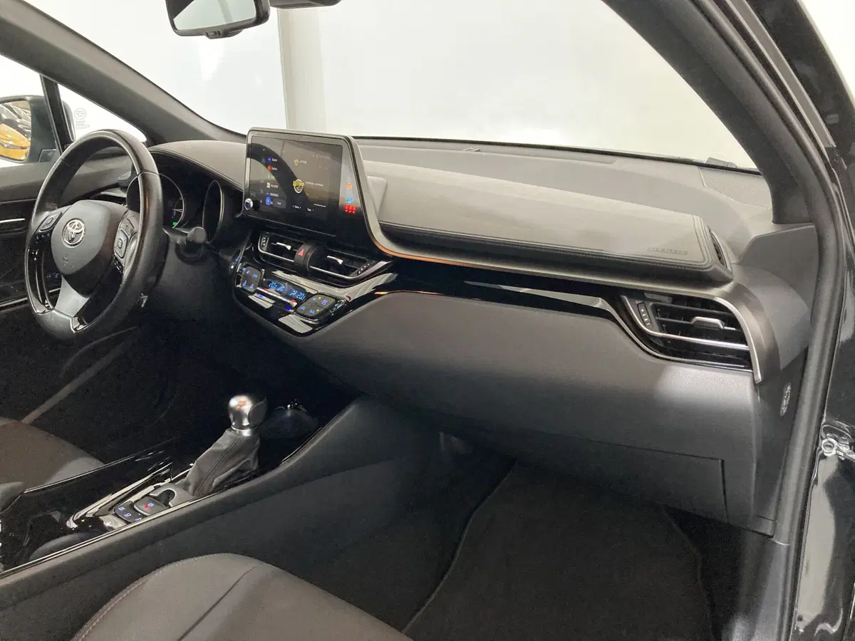 Toyota Toyota C-HR usata a Barletta-Andria-Trani (18)