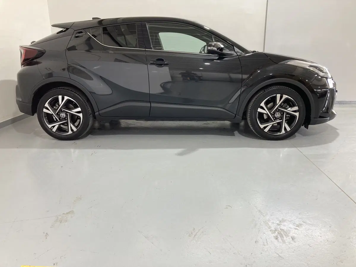 Toyota Toyota C-HR usata a Barletta-Andria-Trani (4)