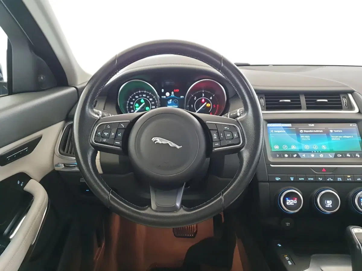 Jaguar E-Pace usata a Monza e Brianza (14)
