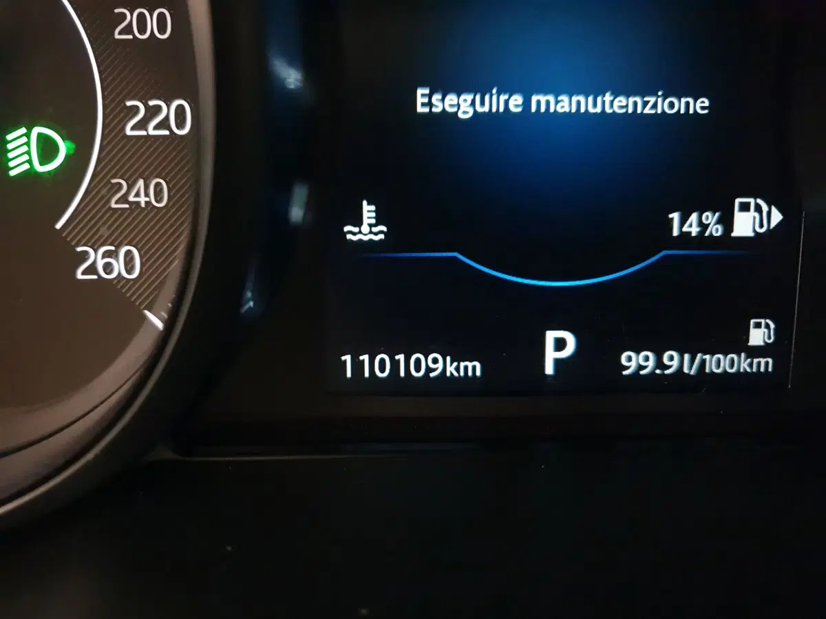 Jaguar E-Pace usata a Monza e Brianza (16)