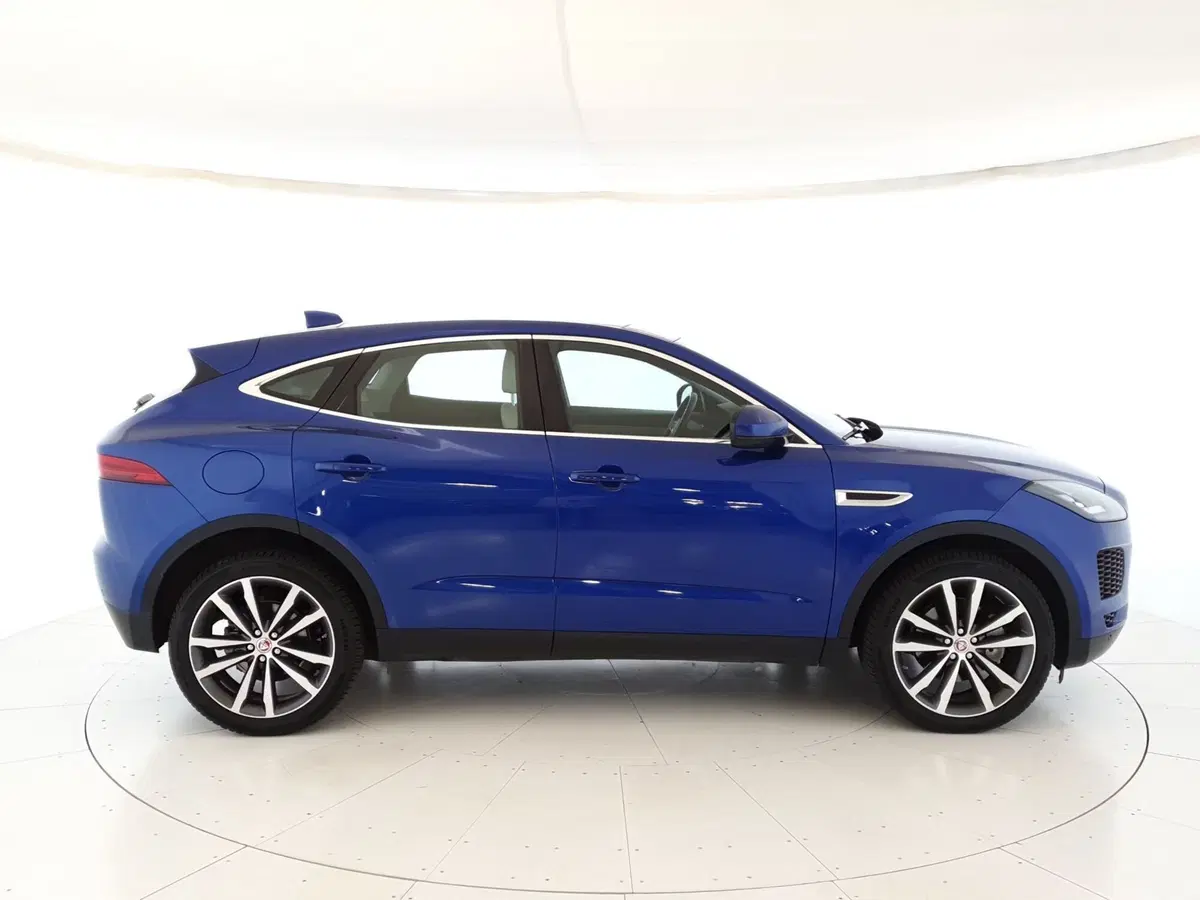 Jaguar E-Pace usata a Monza e Brianza (6)