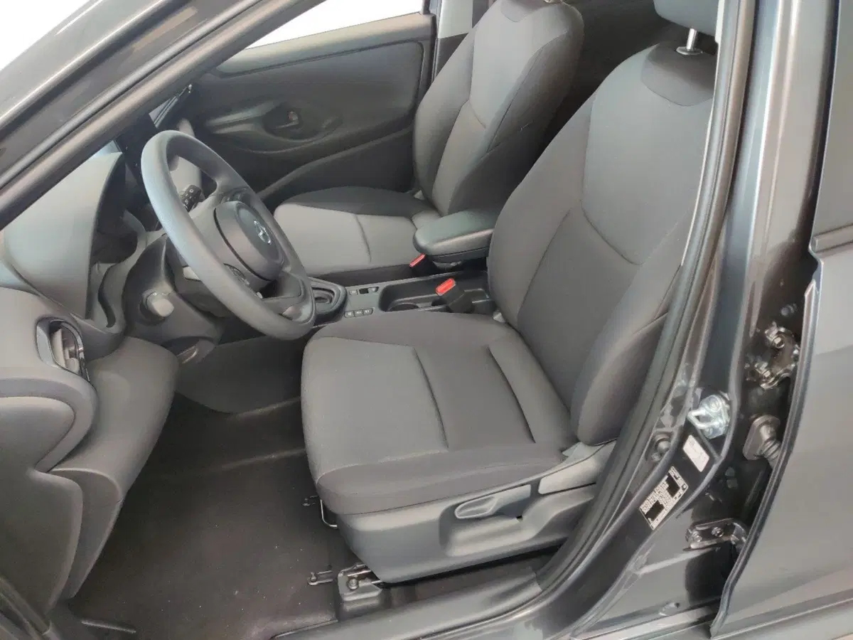 Mazda Mazda2 Hybrid nuova a Arezzo (13)