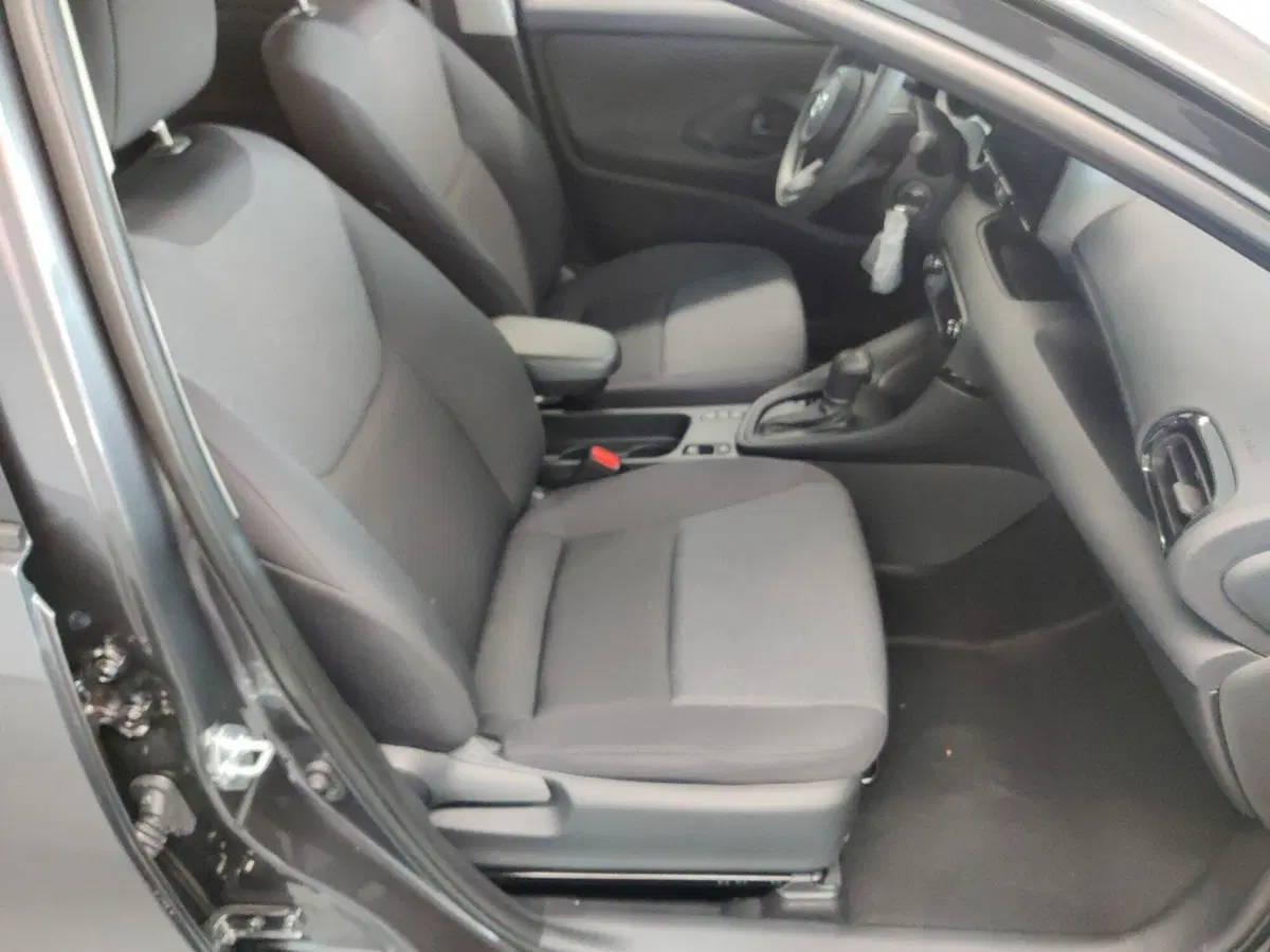 Mazda Mazda2 Hybrid nuova a Arezzo (14)