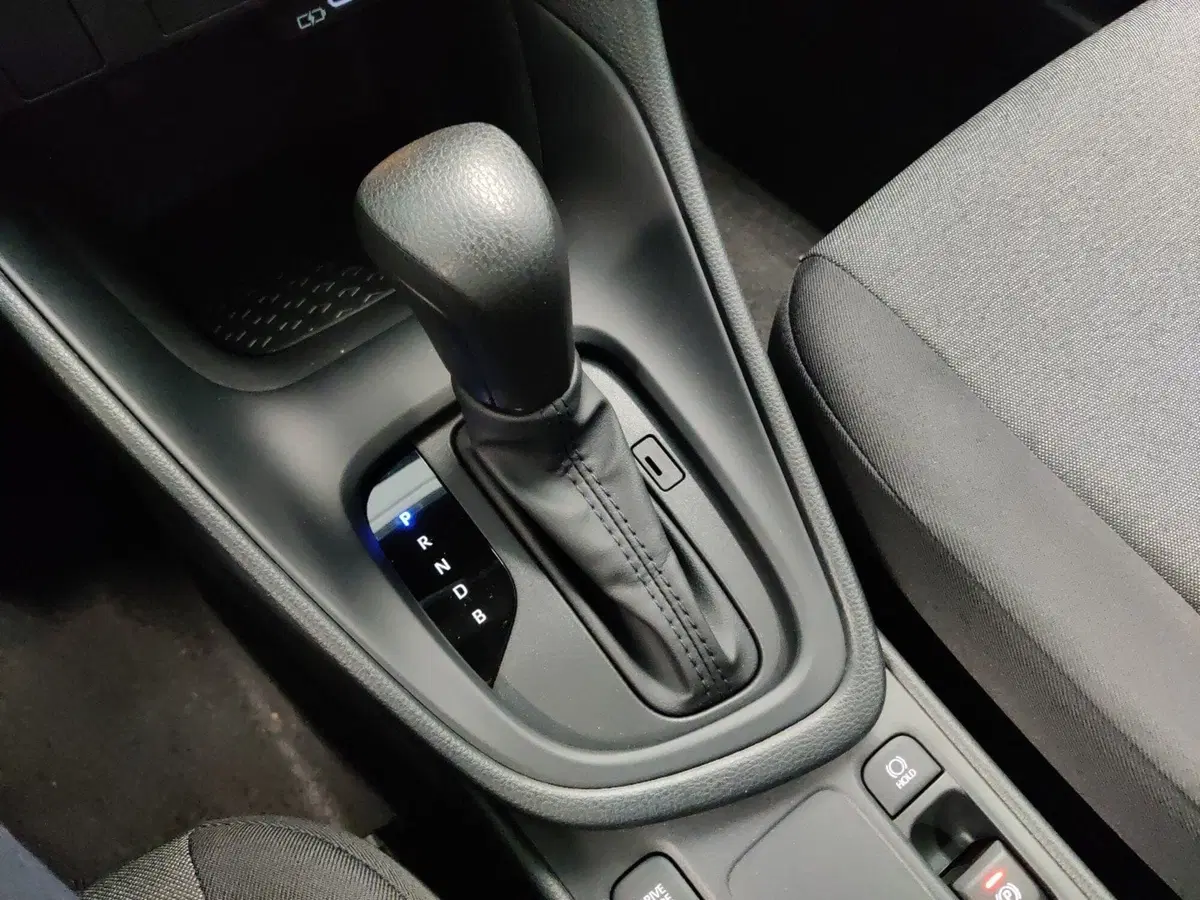 Mazda Mazda2 Hybrid nuova a Arezzo (18)