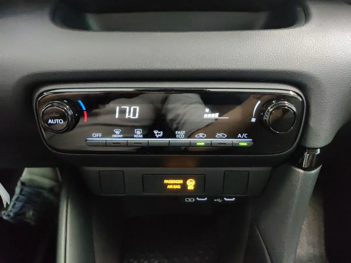 Mazda Mazda2 Hybrid nuova a Arezzo (19)