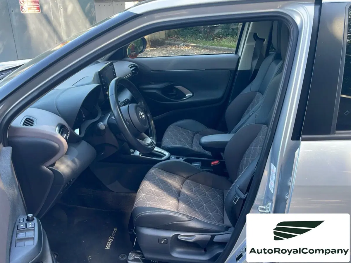 Toyota Yaris Cross usata a Roma (9)