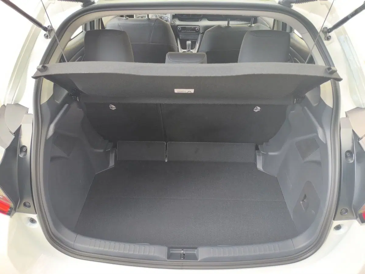 Mazda Mazda2 Hybrid nuova a Udine (15)