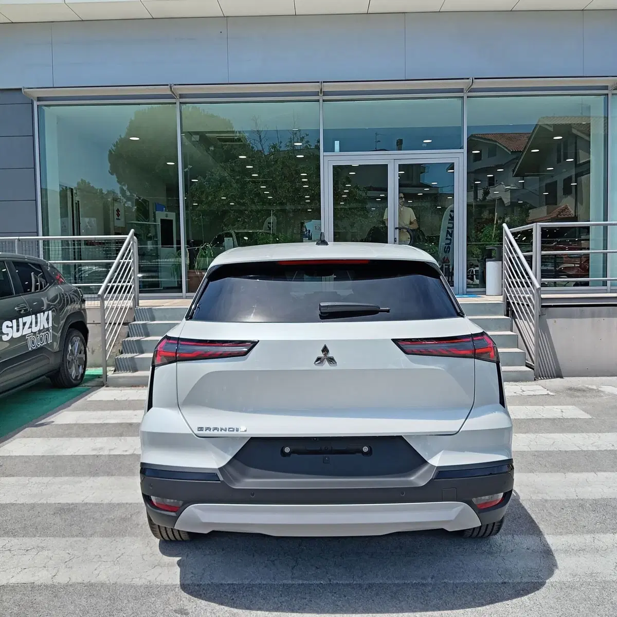 Mitsubishi Grandis nuova a L'Aquila (10)