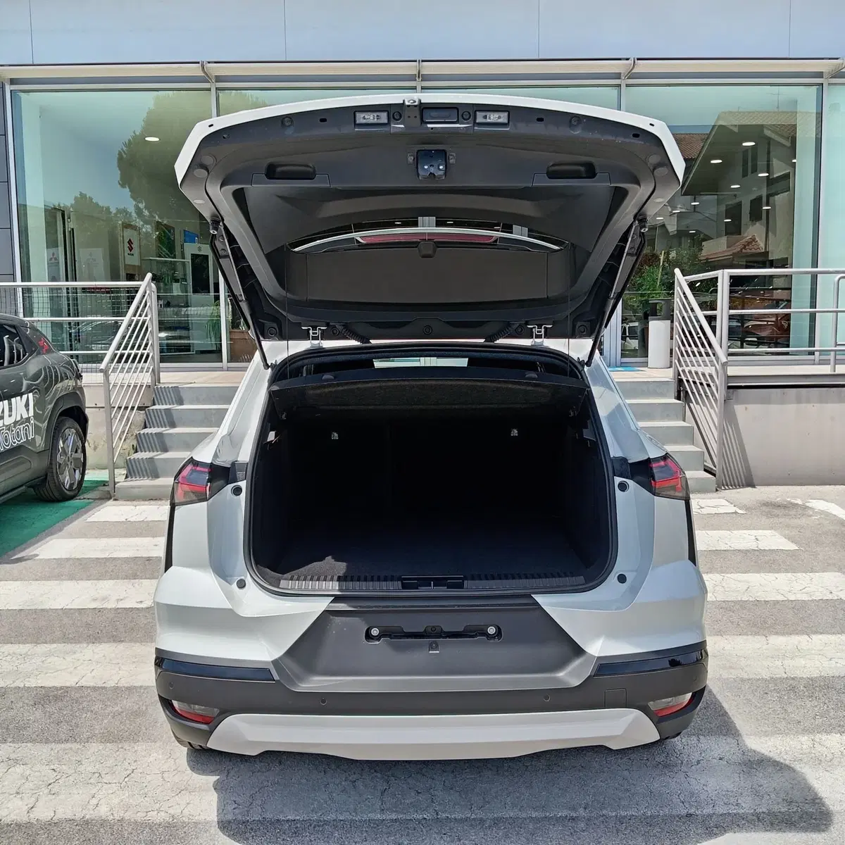 Mitsubishi Grandis nuova a L'Aquila (11)