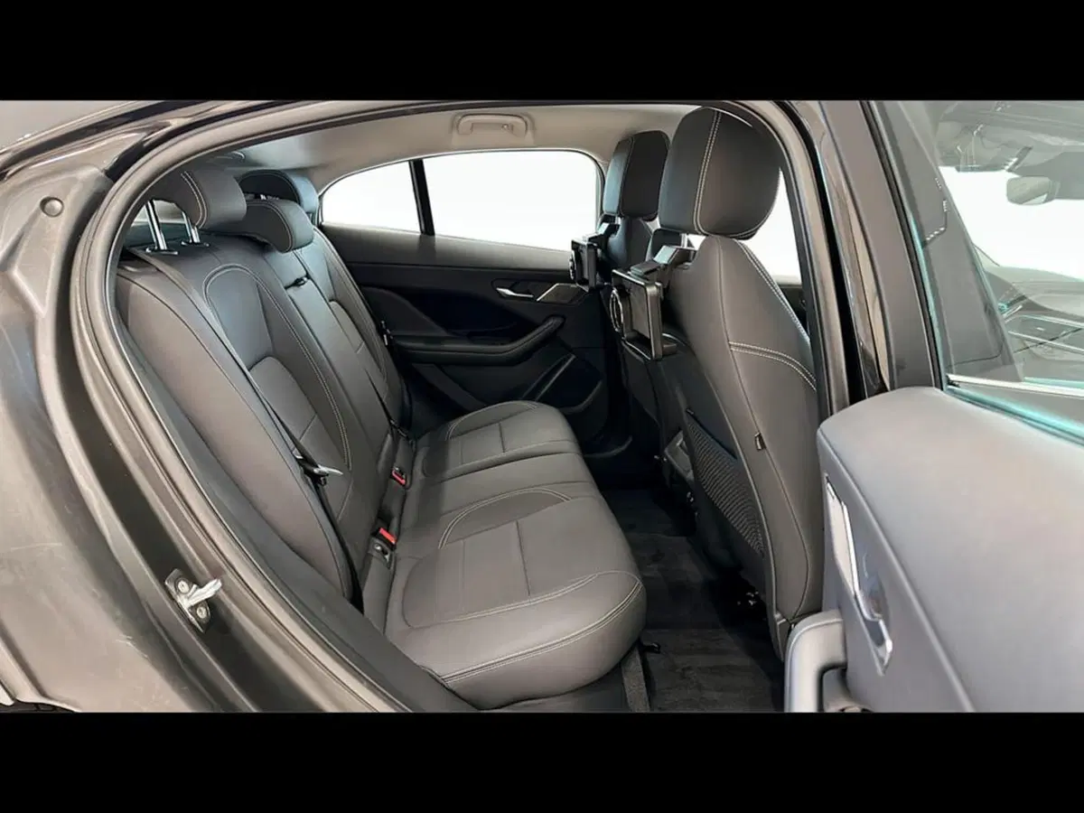 Jaguar I-Pace usata a Varese (5)