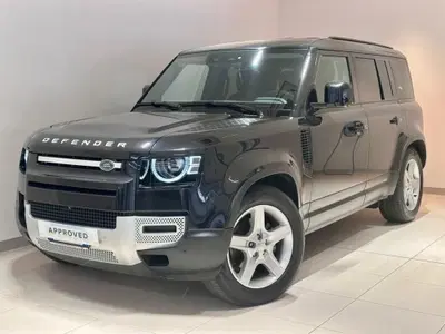 Land Rover Defender 110 3.0d i6 mhev X-Dynamic SE awd 200cv auto del 2024 usata a Varese