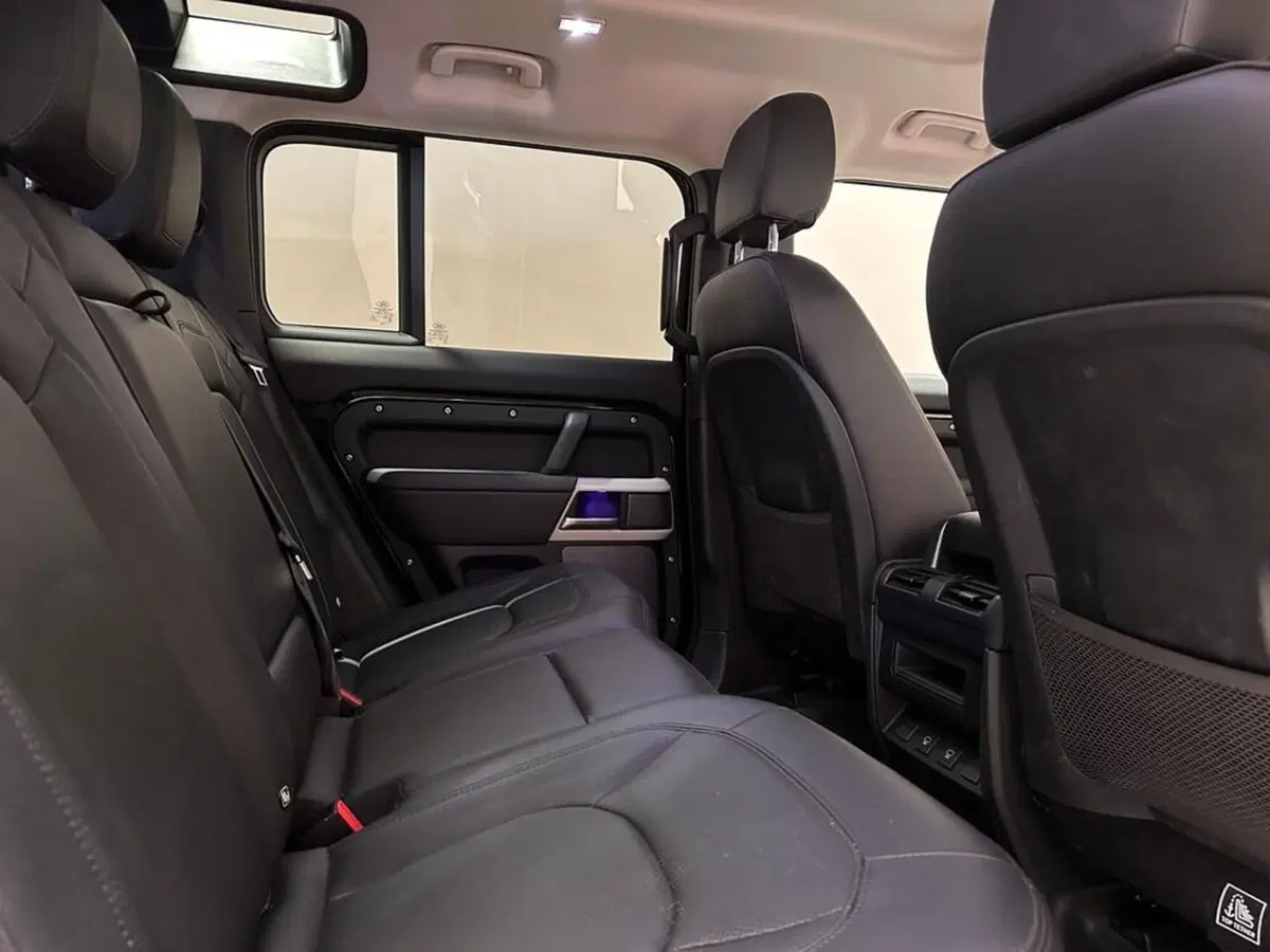 Land Rover Defender usata a Varese (5)