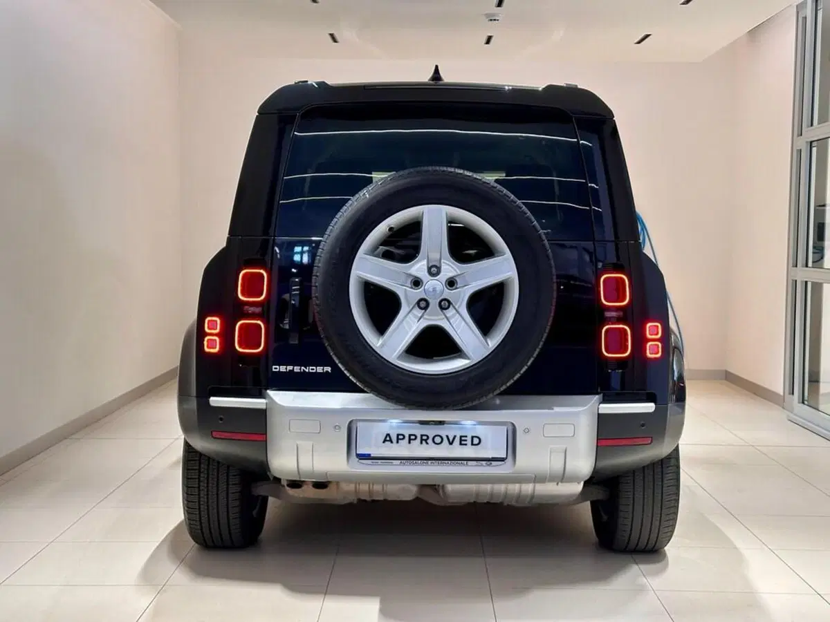 Land Rover Defender usata a Varese (7)