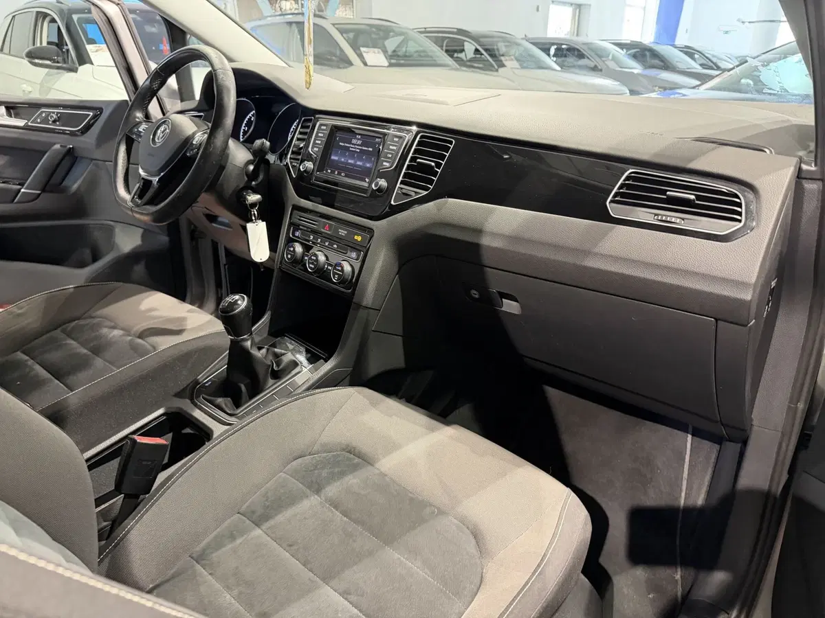 Volkswagen Golf usata a Genova (10)