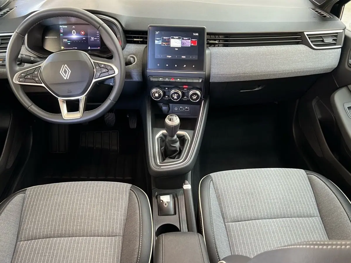 Renault Clio usata a Roma (11)