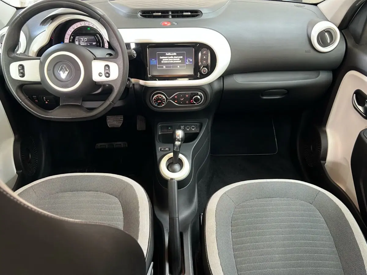 Renault Twingo usata a Roma (11)