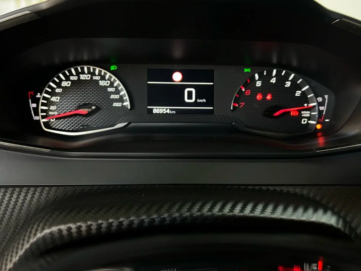 Peugeot 208 usata a Roma (13)