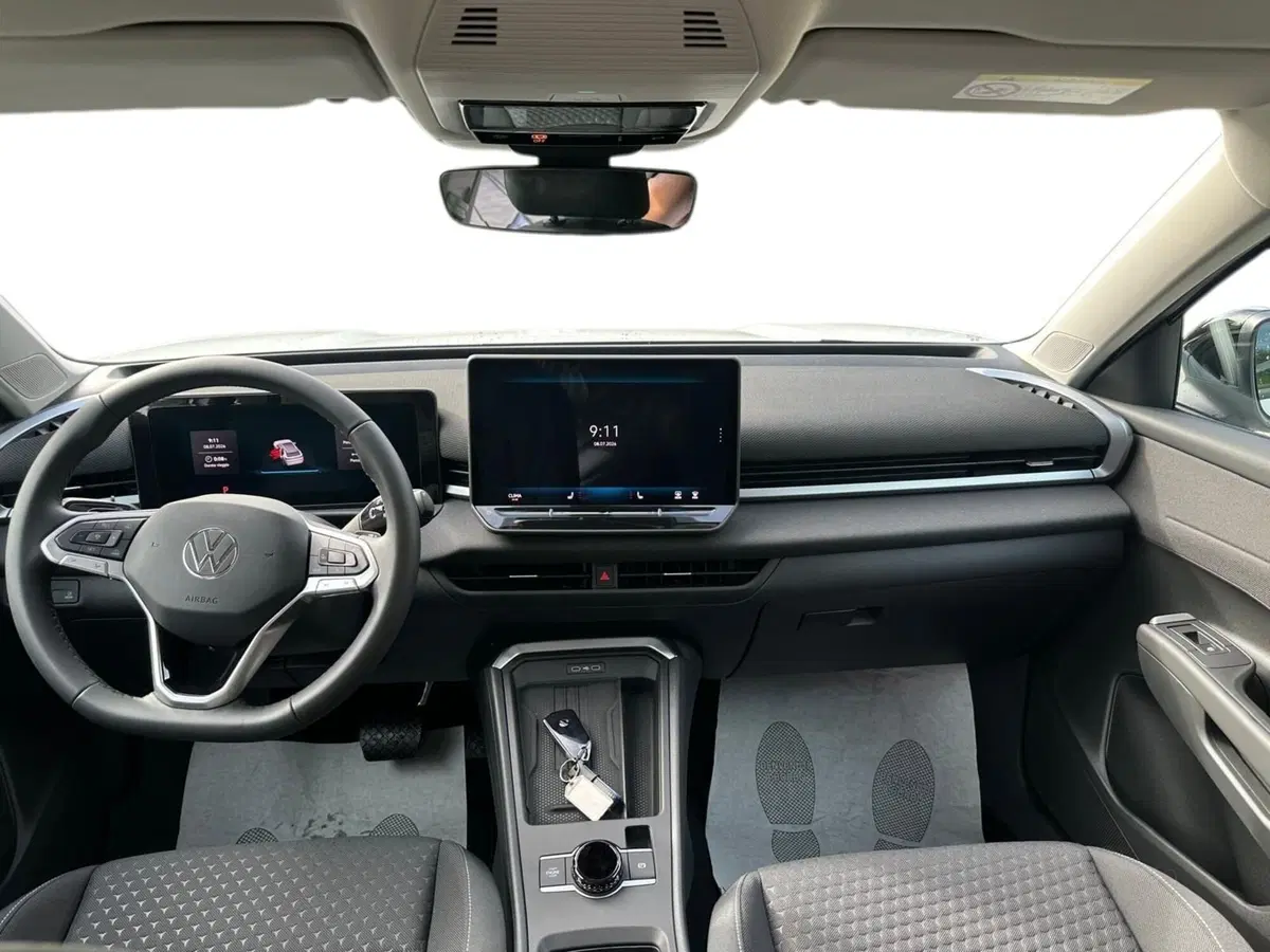 Volkswagen T-Roc nuova a Lecco (6)