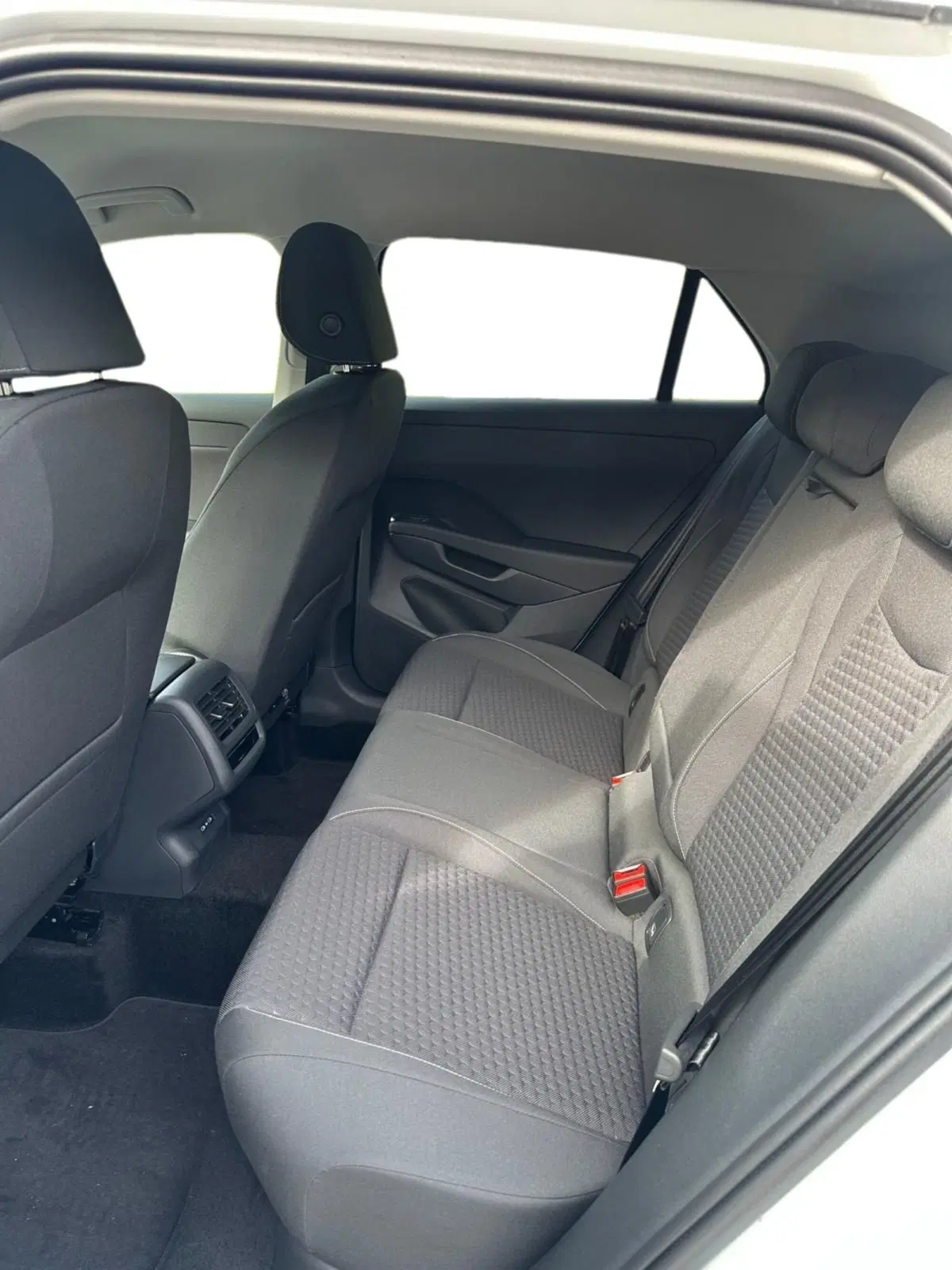 Volkswagen T-Roc nuova a Lecco (8)