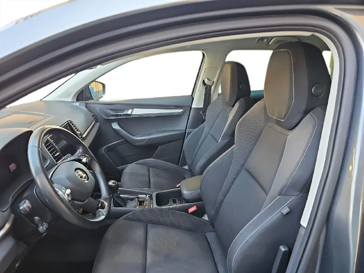 Skoda Karoq usata a Lecco (11)
