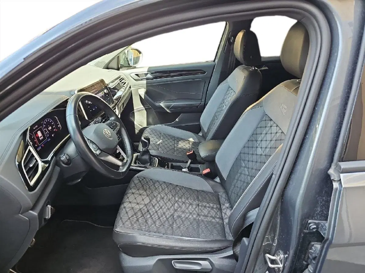 Volkswagen T-Roc usata a Lecco (11)