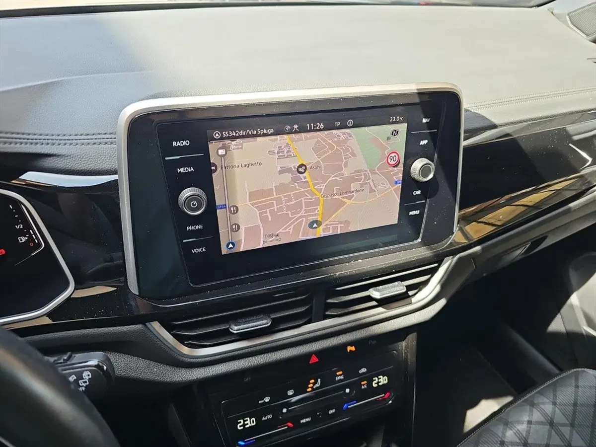 Volkswagen T-Roc usata a Lecco (14)