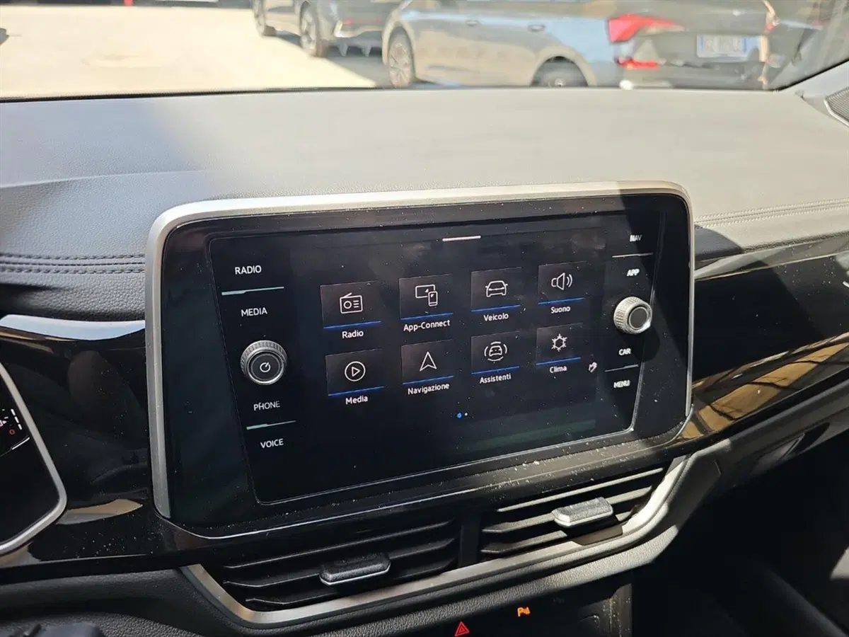 Volkswagen T-Roc usata a Lecco (16)