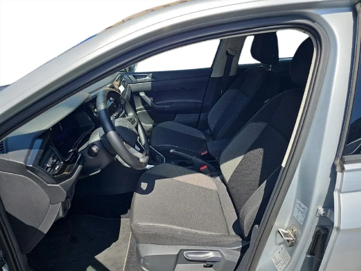 Volkswagen Taigo usata a Lecco (11)