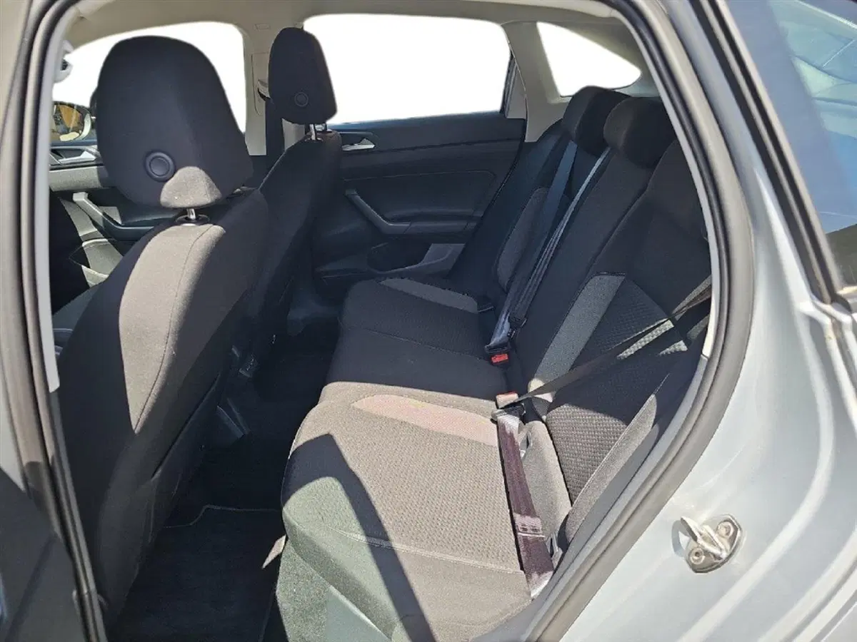 Volkswagen Taigo usata a Lecco (12)